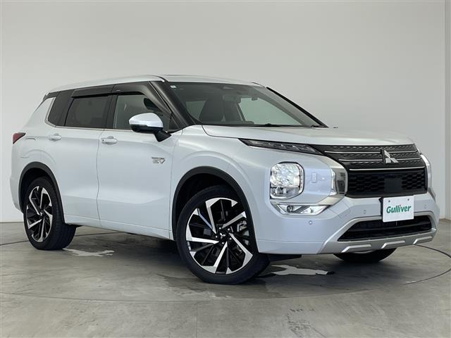 アウトランダー PHEV 2.4 P 4WD 本革シート