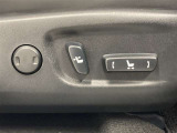 パワーシート搭載。微妙な調整が手軽にでき、ピッタリのポジションで運転することが可能です。