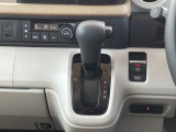 シンプルで使いやすいシフトノブ