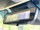 【アドバンスドルームミラー】後席の大きな荷物や同乗者で後方が確認しづらい時でも安心!カメラが撮影した車両後方の映像をルームミラー内に表示。クリアな視界で状況の確認が可能です!