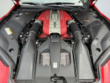 V12エンジン 6,496cc 800ps/7,000rpm 718Nm/7,000rpm(カタログ値)。