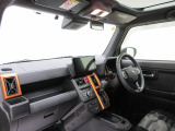 ダイハツのお店では、ダイハツ車を知り尽くしたプロフェッショナルが、専用の診断機器を使って各システムを点検しております。