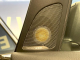●harman/kardonサウンドシステム:オーディオ専門メーカーが手掛けるプレミアムスピーカーを装備。多数のスピーカーから、音の粒立ちまで分かる高品質な音楽をお楽しみいただけます。