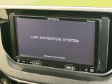 【ナビゲーション】目的地までしっかり案内してくれる使いやすいナビ。Bluetooth接続すればお持ちのスマホやMP3プレイヤーの音楽を再生可能!毎日の運転がさらに楽しくなります!!