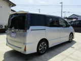 車内の空気の入れ替えに役立つ純正ドアバイザー☆雨天時に便利です☆
