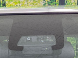 【トヨタセーフティセンス】走行中に前方の車両等を認識し、衝突しそうな時は警報とブレーキで衝突回避と被害軽減をアシスト。より安全にドライブをお楽しみいただけます。