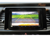 バックモニター付ですので、車庫入れも駐車もラクラクです。