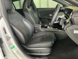 メルセデス・ベンツあざみ野店では中古車専任スタッフが在籍しております。平日もフル稼働で、お客様をお迎えできる準備を整えておりますのでお気軽にご来店下さい。