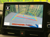 【バックカメラ】駐車時に後方がリアルタイム映像で確認できます。大型商業施設や立体駐車場での駐車時や、夜間のバック時に大活躍!運転スキルに関わらず、今や必須となった装備のひとつです!