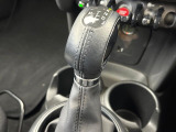 ●MTモード付きAT:通常は自動でおこなわれる変速(ギアチェンジ)をドライバーの操作によって意図的に変えられるシステムです。より一層普段のドライブをお楽しみいただけます!