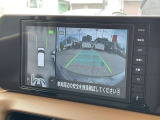 アラウンドビューモニターは、まるで上空から見たような映像で駐車をサポート!苦手な駐車も心強いですね!