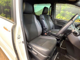 運転席シート廻りは使用感も少なく、良好な状態となっています。丁寧に使われていたことがよくわかりますね。