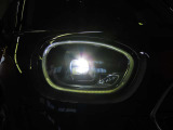 LEDオートヘッドライト&フォグライトを搭載しております。前方を明るく照らし夜間走行時に非常に重宝いたします。