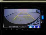 バックカメラ搭載です!車庫入れが苦手な人はもちろん、車両感覚に自信がある人にもお勧めです!見えない箇所が見えるようになるので、低い障害物や隠れてしまっている子供の存在等にも気付く事が出来ます。