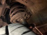 お車を安心してお乗りいただく為には、足回りの定期点検が欠かせません。サービスサポート(有償保証)では無料点検もご提供しており、安心のカーライフをお過ごしいただけるサポート体制が整っています。