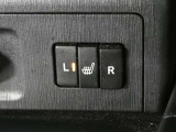 運転席と助手席には寒い時にうれしいシートヒーターが装備されてます。