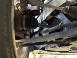 お車を安心してお乗りいただく為には、足回りの定期点検が欠かせません。サービスサポート(有償保証)では無料点検もご提供しており、安心のカーライフをお過ごしいただけるサポート体制が整っています。