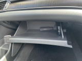 【グローブボックス】大容量のグローブボックスです!!車検証ケース他、日頃使う小物類の収納スペースもたくさんあります!