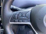 ステアリングスイッチ搭載で手元でオーディオやナビの音量調整等が出来ますので目線をずらすことなく使用できるので安全ですね。