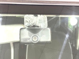 【ドライブレコーダー】ドライブレコーダー装備!走行中はもちろん、あおり運転や事故に遭遇した際、映像で記録し、万一のリスクに備えます。※記録用SDカードはお客様ご自身でご準備いただく必要があります。