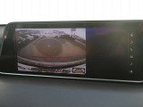お車選びをお楽しみ頂けるよう、在庫車の展示スペースを十分に確保しております。