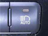 オートマチックハイビームを装備しております。