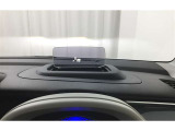 ヘッドアップディスプレイを装備