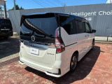 フロントだけでなく、バックソナーも付いてるので駐車時もバッチリ補助してくれます(*^^*)