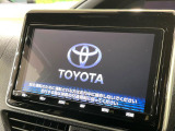 【大画面ナビ】人気の大型9インチナビを装備。存在感のある大画面はインパクト大!ナビ利用時のマップ表示は見やすく、テレビやDVDは臨場感がアップ!いつものドライブがグッと楽しくなります♪
