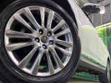 弊社では、全車『修復歴なし』のお車のみ取り扱っております。専任バイヤーによる厳選した仕入れの後、入庫後の車両チェックを行い、ネクステージが認定した高品質な中古車をご提供しております。