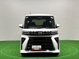 細部にメッキパーツの煌き。大人の感性に響く洗練さを身にまとった後期タントカスタムが入荷致しました。