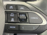 【レーダークルーズコントロール】高速道路での長距離走行が楽に!!自動で速度を保つクルーズコントロールが、衝突軽減システムと連携し、前方の車両を感知して車間を保つように速度調節してくれます!!