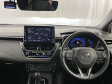 運転席まわりです。 各操作スイッチは使いやすい位置に配置されてます。