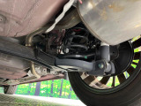 お車を安心してお乗りいただく為には、足回りの定期点検が欠かせません。サービスサポート(有償保証)では無料点検もご提供しており、安心のカーライフをお過ごしいただけるサポート体制が整っています。