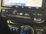 オートエアコンで快適な室内です。