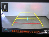 バックモニター付き。 車両後方の映像が画面に表示されるので、車庫入れが苦手な人も安心です。ただし、目視確認もお忘れなくお願いいたします。