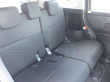 ゆとりある広々とした車内空間は、ドライブを始め買い物やレジャーなど、幅広く活躍します。一人でもみんなとでもお出かけを楽しみましょう!