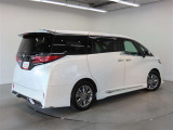 両側パワースライドドア付きだから、狭い駐車スペースなどでの 乗り降りラクラク!小さなお子さまのいるご家庭には嬉しい装備。