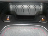 【シートヒーター搭載】シートを温めてくれる暖房機器です!長時間座っていると負担が掛かりやすい背中や腰、または冬場の寒い日に冷えやすい脚部に快適なぬくもりを♪