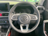 【純正革巻きステアリング】上質な革を使用することで、手にしっかり馴染みとても運転しやすいハンドルです♪