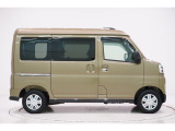 県内13店舗にて常時500台以上ダイハツ車を展示中です。見て、触って、納得のいく一台をぜひ見つけてください。