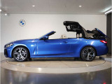 【拘りのFR】BMWが多く採用するFR車。ダイレクトでスポーティな加速感・シャープなハンドリングを実現。縦置きエンジンレイアウトにより、フラットで上質な乗り味です。