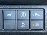 【パワーバックドア】スマートキーや運転席のボタンを押すだけでリアゲートが自動で開閉します!荷物を持っている時や、高い位置にあるバックドアを閉める際に便利な機能です♪