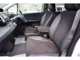 【助手席 】納車前には専門業者にてクリーニングを実施し綺麗な状態でお渡します!