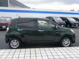 ゆとりある車内空間にデザインも人気のお車です!
