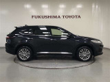 【まるごとクリーニング】シートを取り外し、車内を徹底洗浄。隅々まで丁寧に仕上げています。