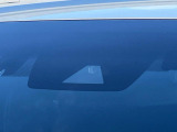 【トヨタセーフティセンス】走行中に前方の車両等を認識し、衝突しそうな時は警報とブレーキで衝突回避と被害軽減をアシスト。より安全にドライブをお楽しみいただけます。