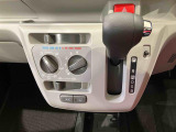 納車前にはプロのメカニックが、各部の点検を行います。ディーラーにしか出来ない品質、そしてサービスできっと満足していただけると思います!