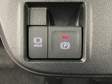 【電動パーキングブレーキ+オートブレーキホールド機能】 指先だけで簡単に操作が可能なパーキングブレーキ、スイッチを押すとブレーキペダルから足を離してもブレーキを保持できるオートブレーキホールド搭載。