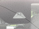 【三菱e-Assist】走行中に前方の車両等を認識し、衝突しそうな時は警報とブレーキで衝突回避と被害軽減をアシスト。より安全にドライブをお楽しみいただけます。